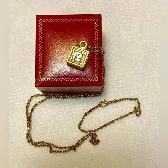 🌺Nina Ricci Official Brand gold  tone charm 🌺 - Picture 3 of 8